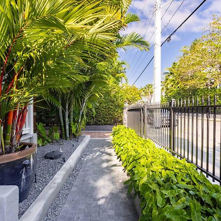 Takeover At The Grand Maloney Key West Exterior foto