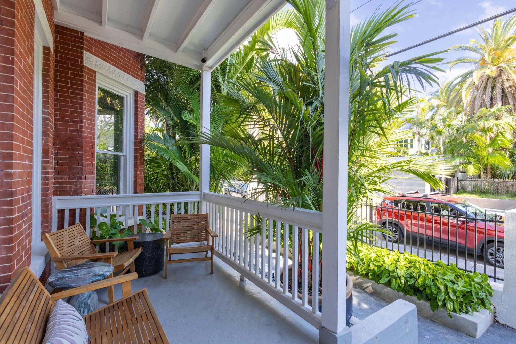 Takeover At The Grand Maloney Key West Exterior foto