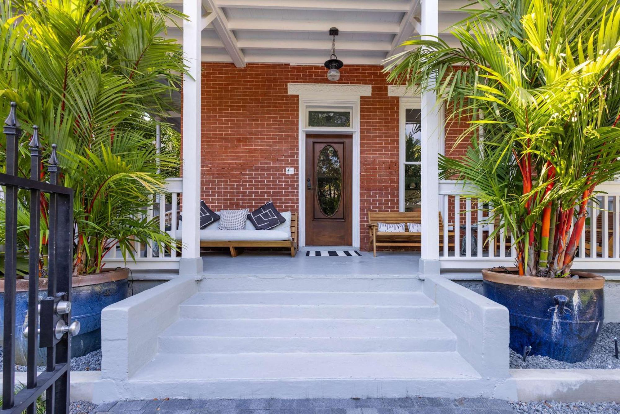 Takeover At The Grand Maloney Key West Exterior foto