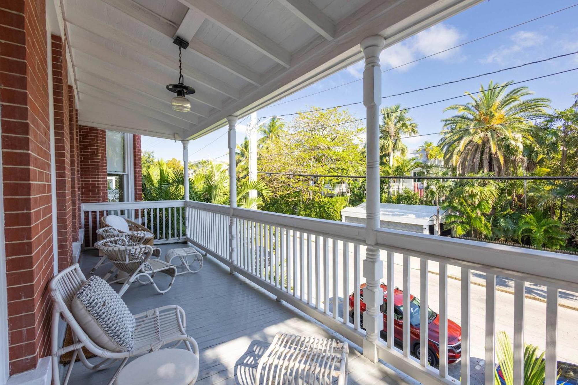 Takeover At The Grand Maloney Key West Exterior foto
